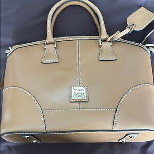 Elegant Tan Leather Handbag